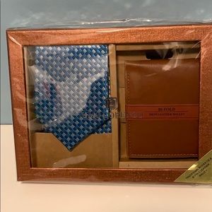 Tie and wallet set